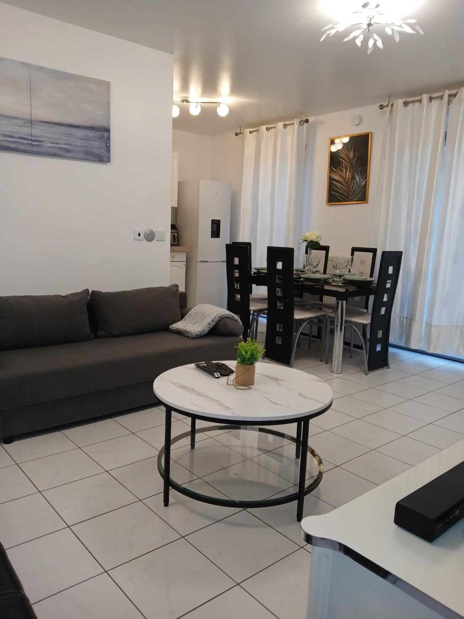 Apart-Chic-Les-Ulis With Balcon, Terrasse And Parking レ・ジュリス エクステリア 写真